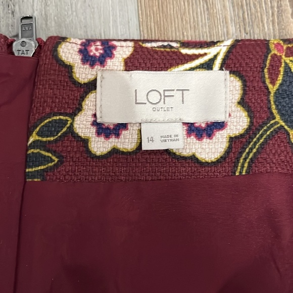 Loft Outlet Womens Skirt Pencil Red Floral Size 14 Floral Burgundy Skirt career - Picture 3 of 7